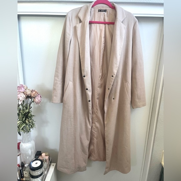 Long trench coat, cozy perfect for fall. Not too heavy not too light, just right - Picture 1 of 3
